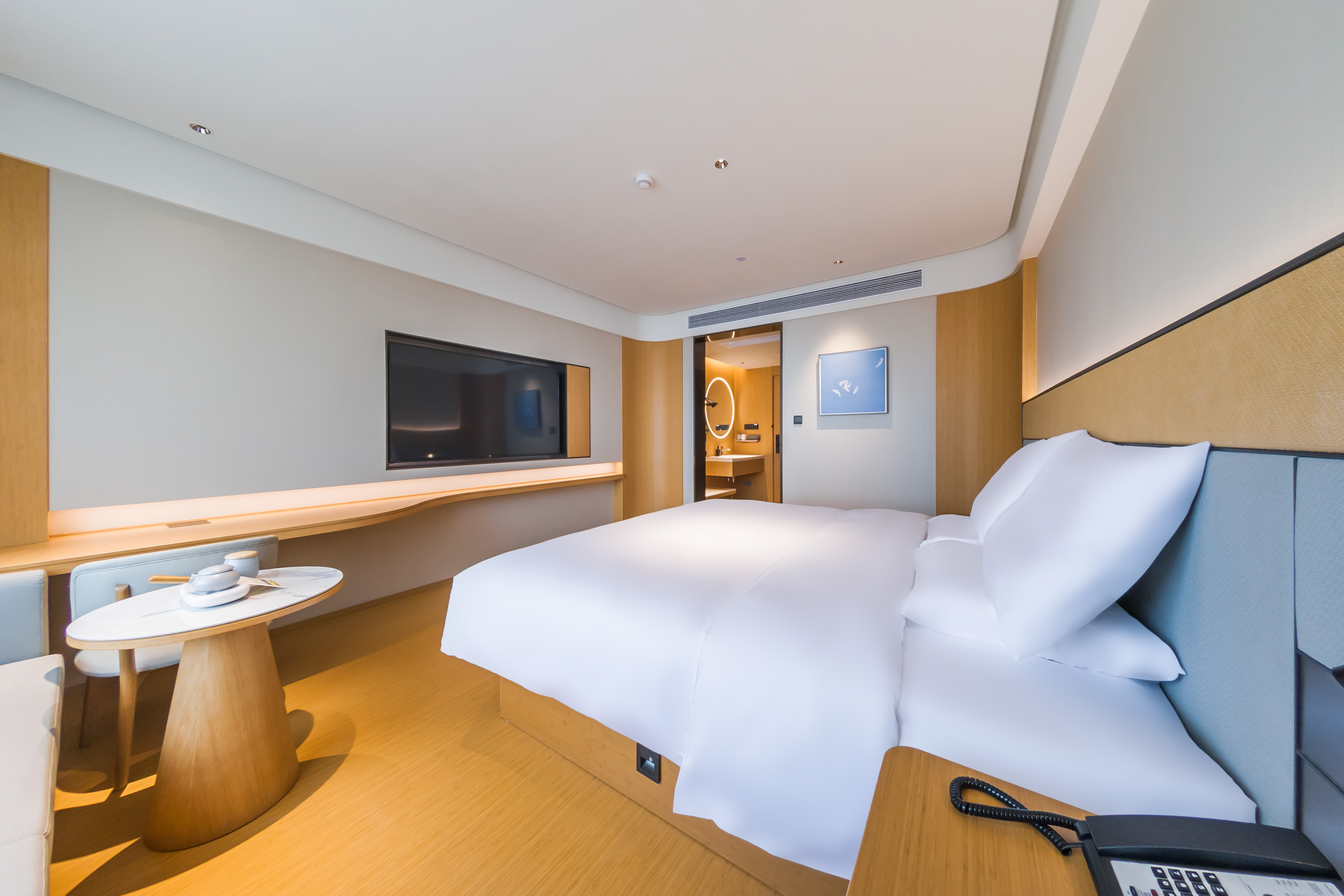 商务大床房-（零压乳胶垫-零压乳胶枕头）