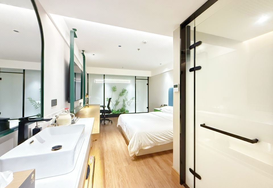 靜謐大床房 （65寸高清投屏）