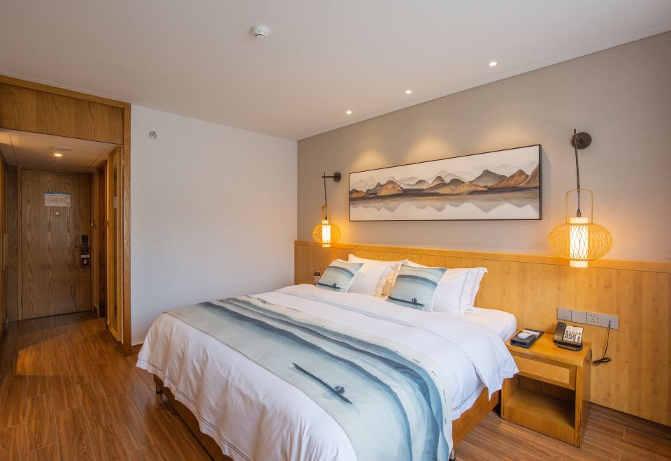 HongYa Minjiang Donghu Wawu Mountain Hot Spring Resort HotelDeluxe Single Room