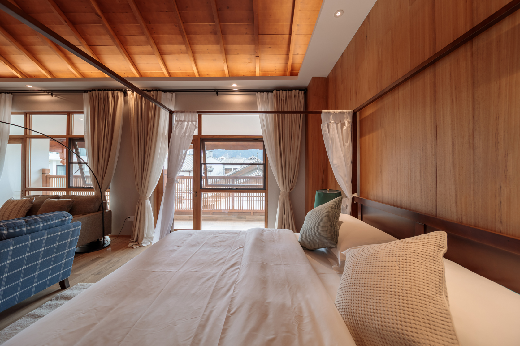 剪秋豪华大床房