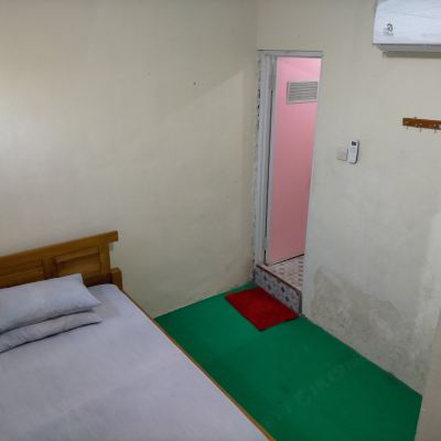 Economy Room with Private Bathroom and Air Contioner