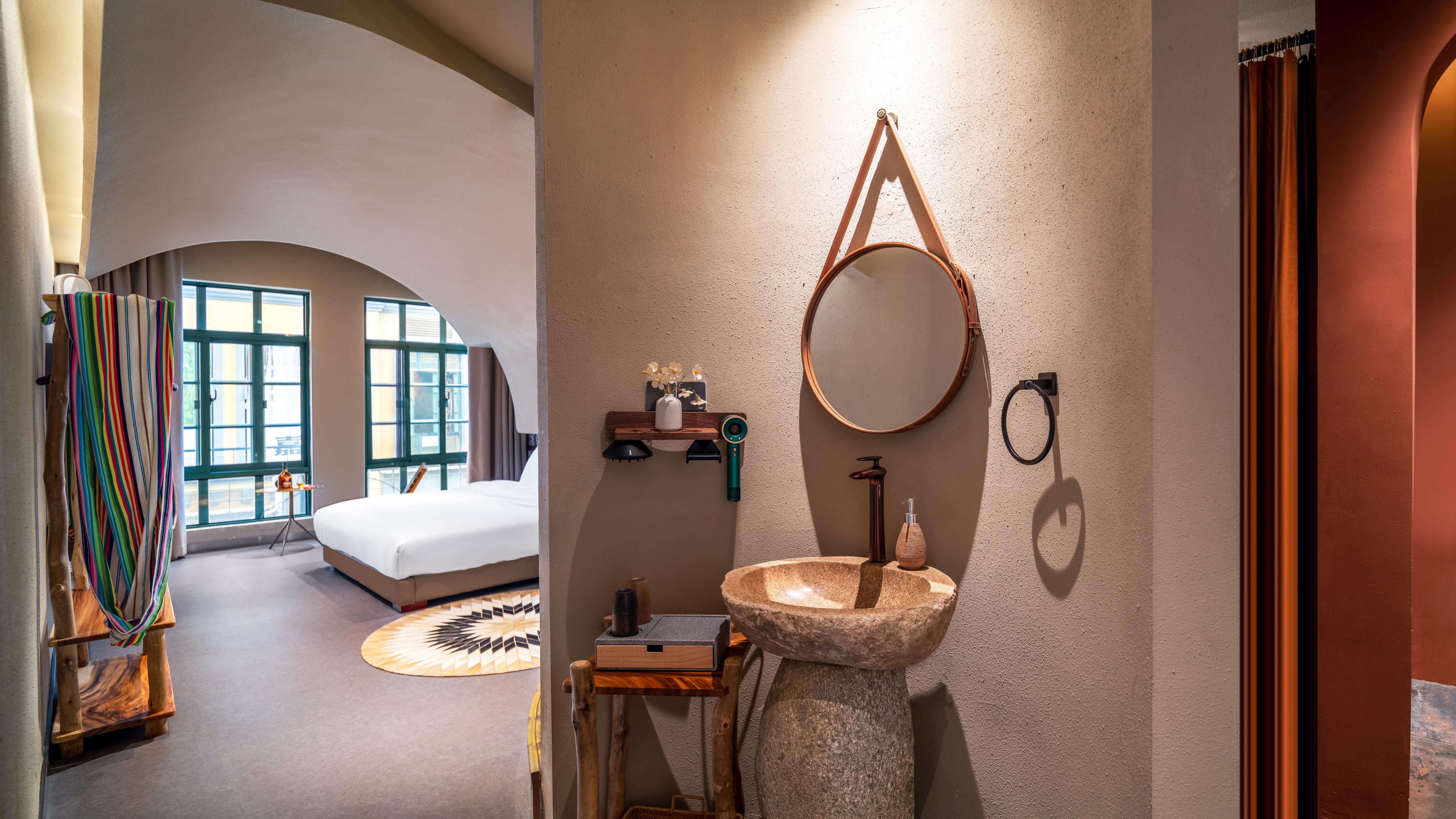 独龙族|奢享浴缸日落灯大床房