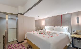 Lavande Hotels (Shenzhen Baoan Maxland Pingzhou Metro Station) - Housity
