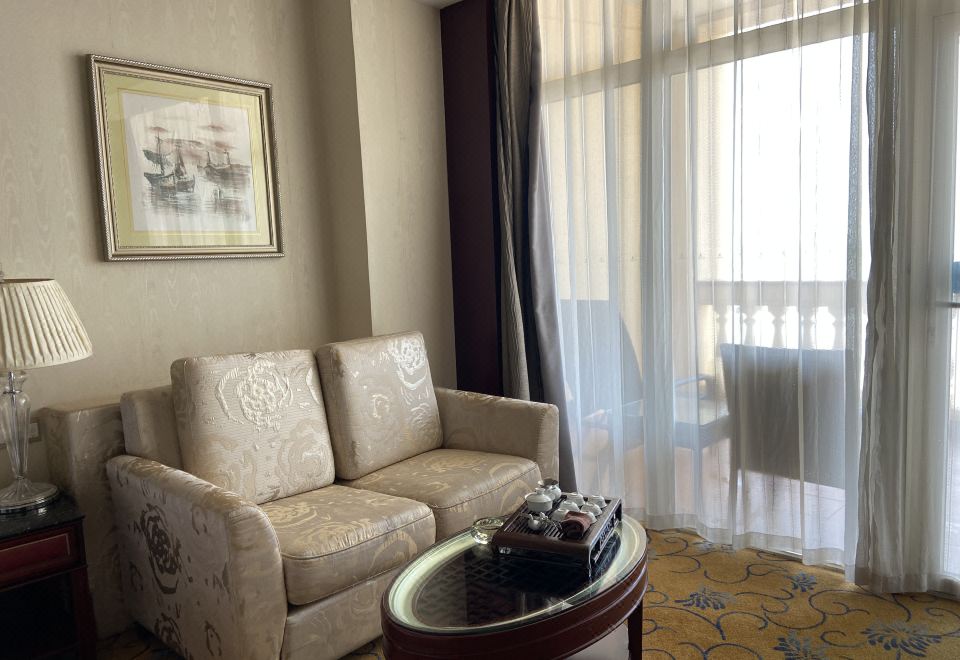 阳台海景大床房（一线海景阳台）