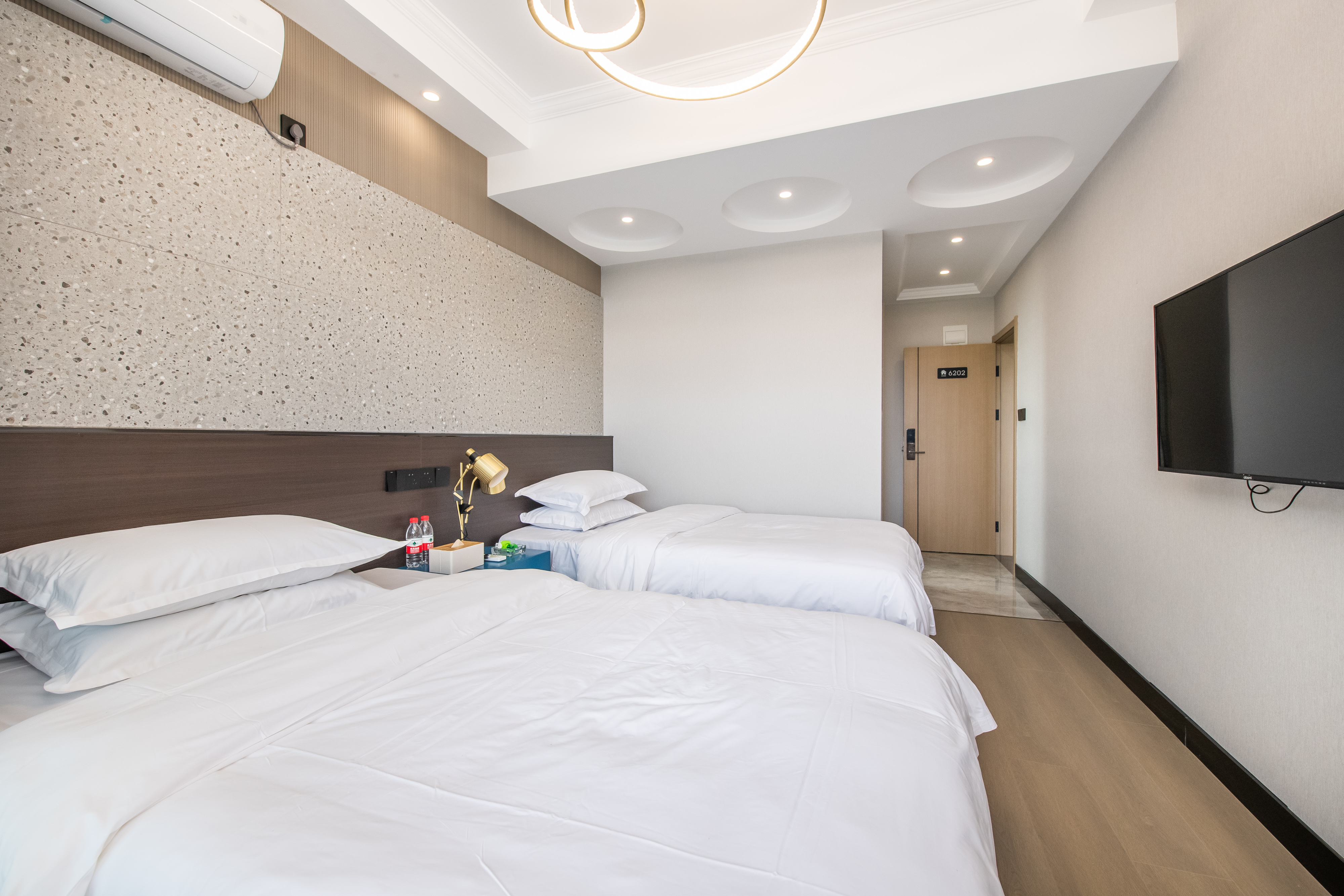 蜗牛谷8房湖景独栋度假别墅