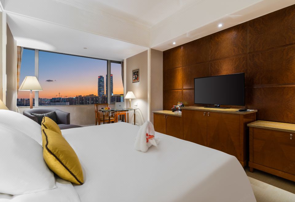 豪華大床房「辦公配套區域+高樓層」