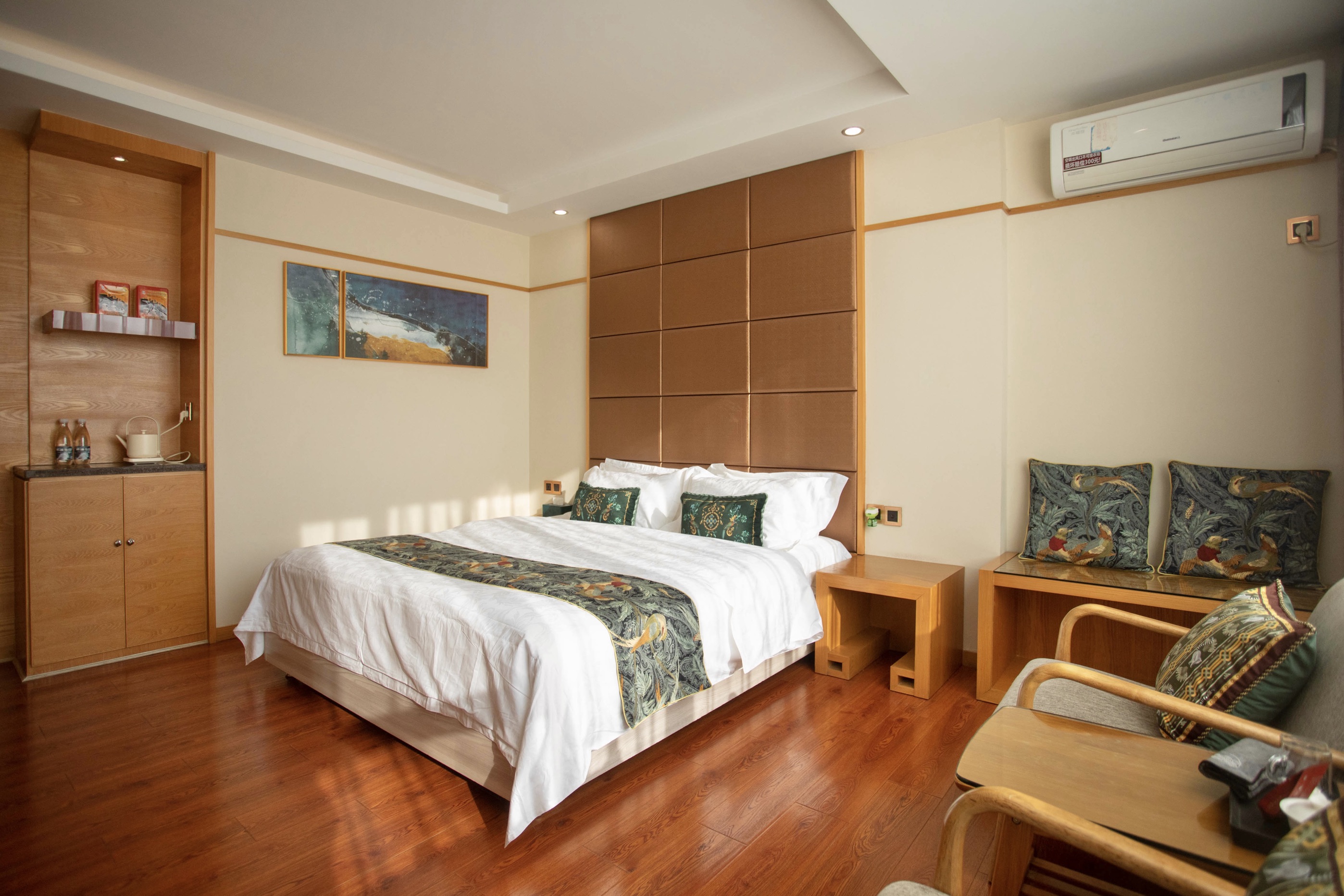 皓月千里大床房