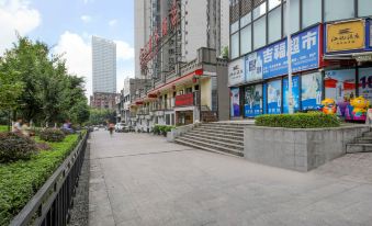 Wantai Business Hotel (Chongqing North Railway Station North Square Store)