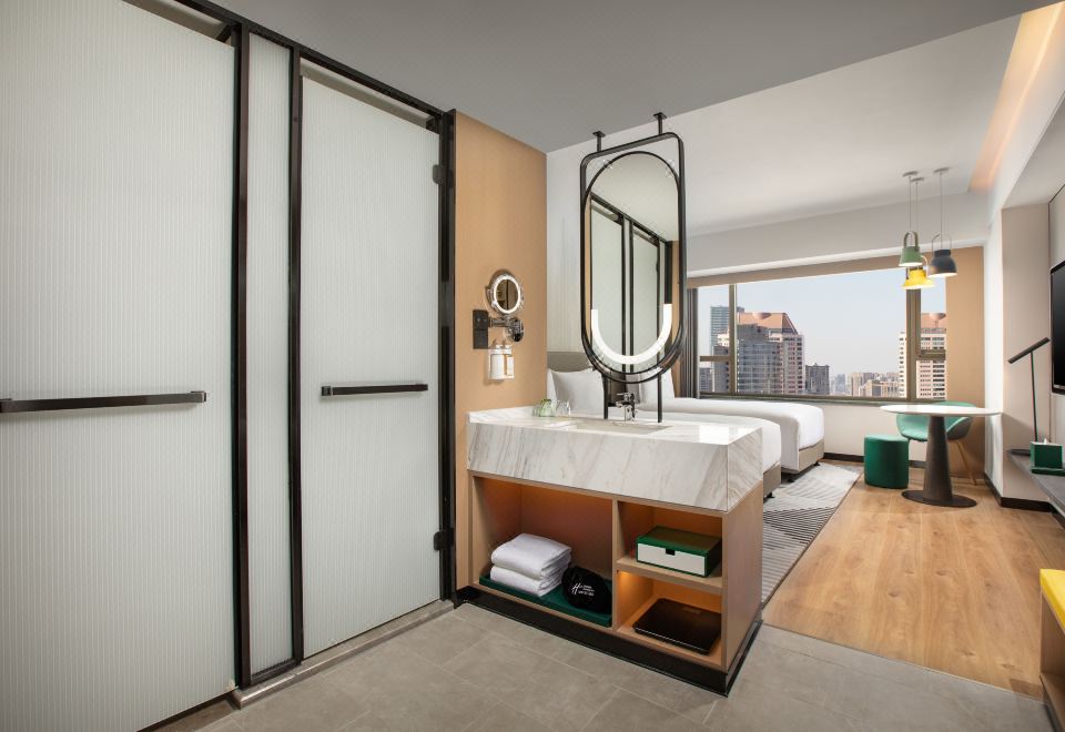 Holiday Inn Shanghai Nanjing RoadFamily Suite-Twin Bed View Room