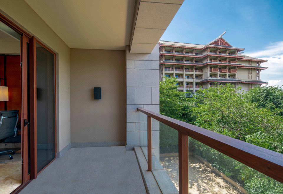 豪華花園大床房丨蒼翠錯落·亭廊掩映