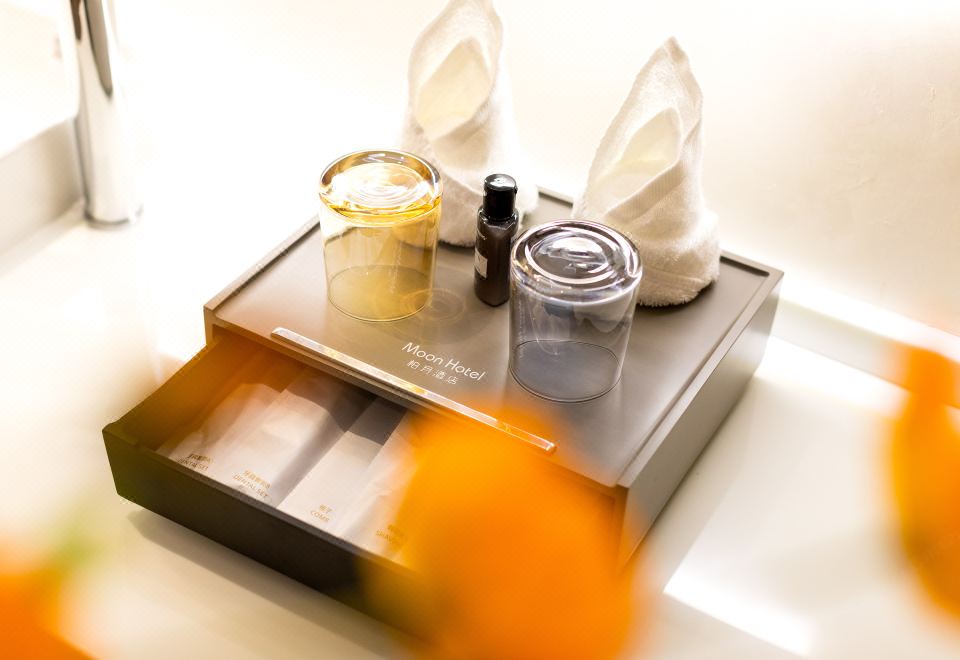 悦享静谧大床房（梦百合零压床垫+智能客控+无痕投屏）