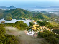 Shenyudao Holiday Hotel فنادق في باوتينغ
