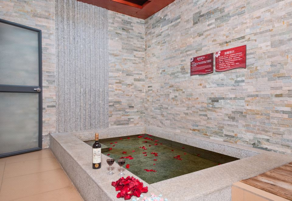 隐居繁华-汤池木屋