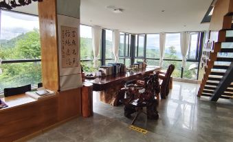 Lingzhi Home Homestay (Baoshan Baihualing Store)