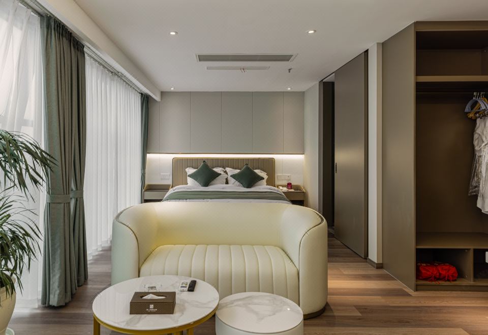 至臻商務房{靜謐舒適+品質洗護+寬敞休閑+落地景】