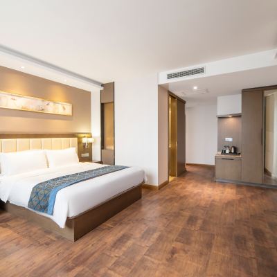 輕奢豪華大床房 宿適輕奢酒店（上海外灘南京路步行街店）優惠