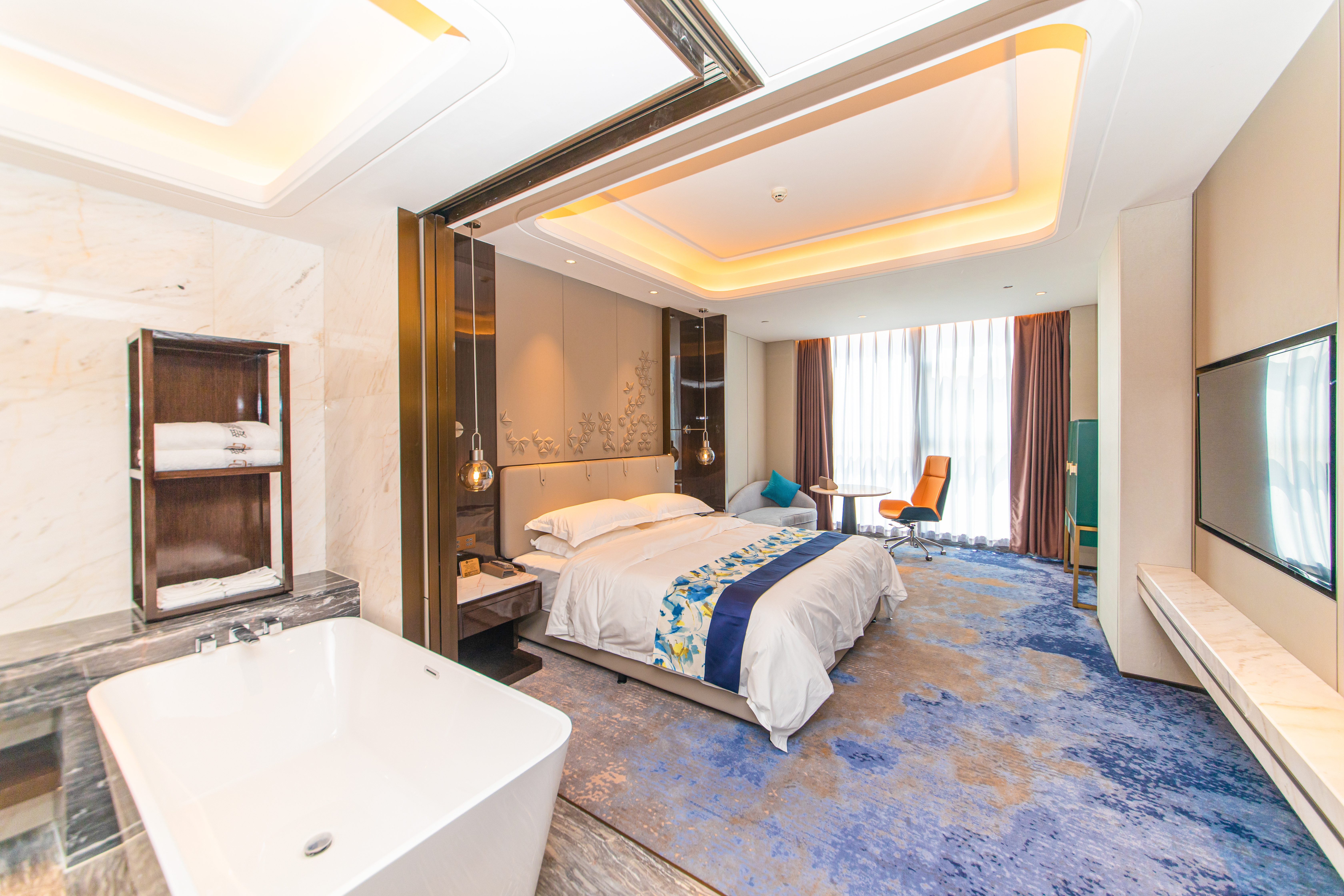 豪华大床房 【慕斯床垫+白鸭绒被+记忆枕+浴缸】