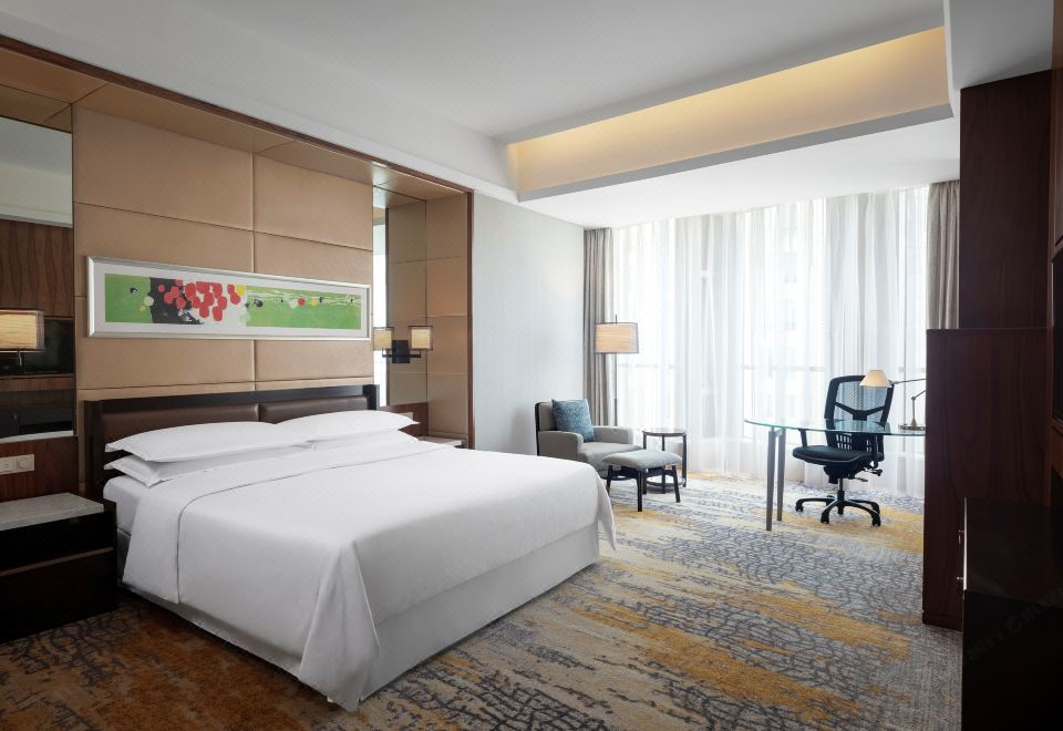 Sheraton Grand Shanghai Pudong HotelPremier Queen Room