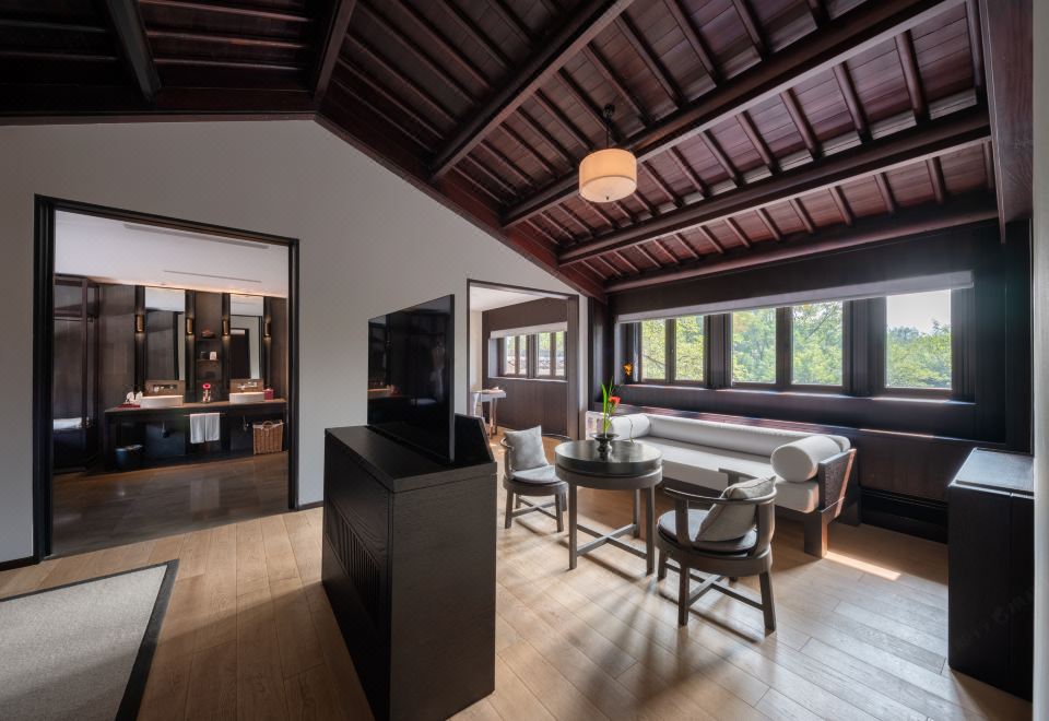 豪华复式庭院家庭套房B