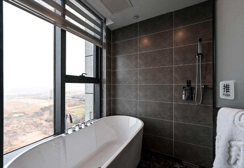 QIANNA HOTEL (Gongyi Huaxi Square)Hermit Double Bed Room