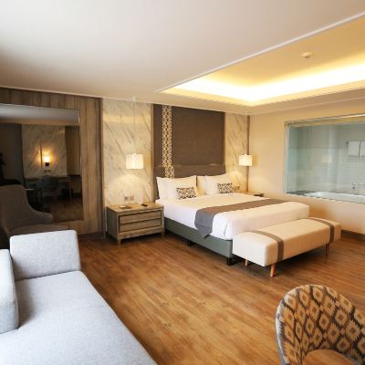 Junior Suite Solia Zigna Laweyan Promo Code