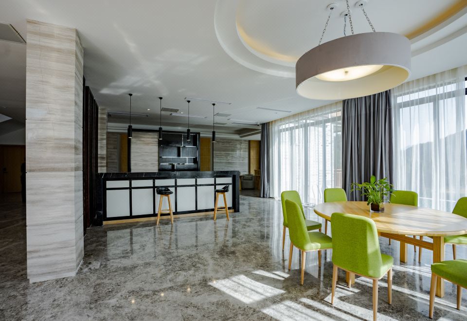 Qiandaohu Xinbo Holiday HotelDeluxe Family Room - 4-Room