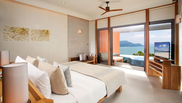 One Bedroom Pool Suite West Ocean View