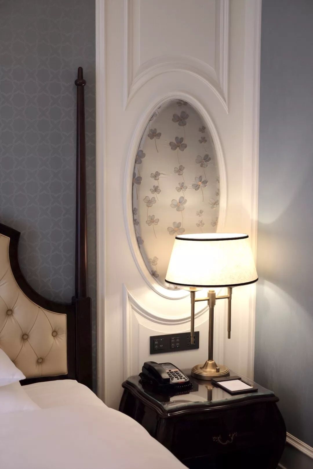 豪華大床房·博洛尼亞光韻