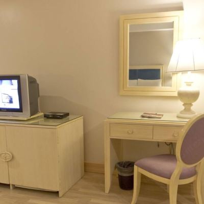 Executive Deluxe Room (Studio) Crown Regency Hotel & Towers Cebu Promo Code