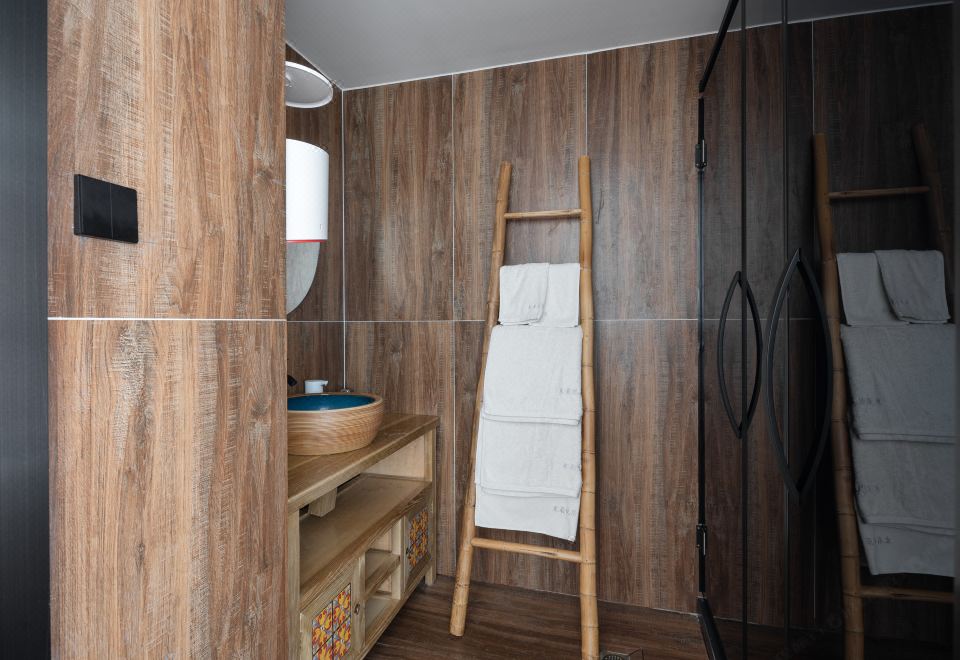 暖阳·山景露台双床房