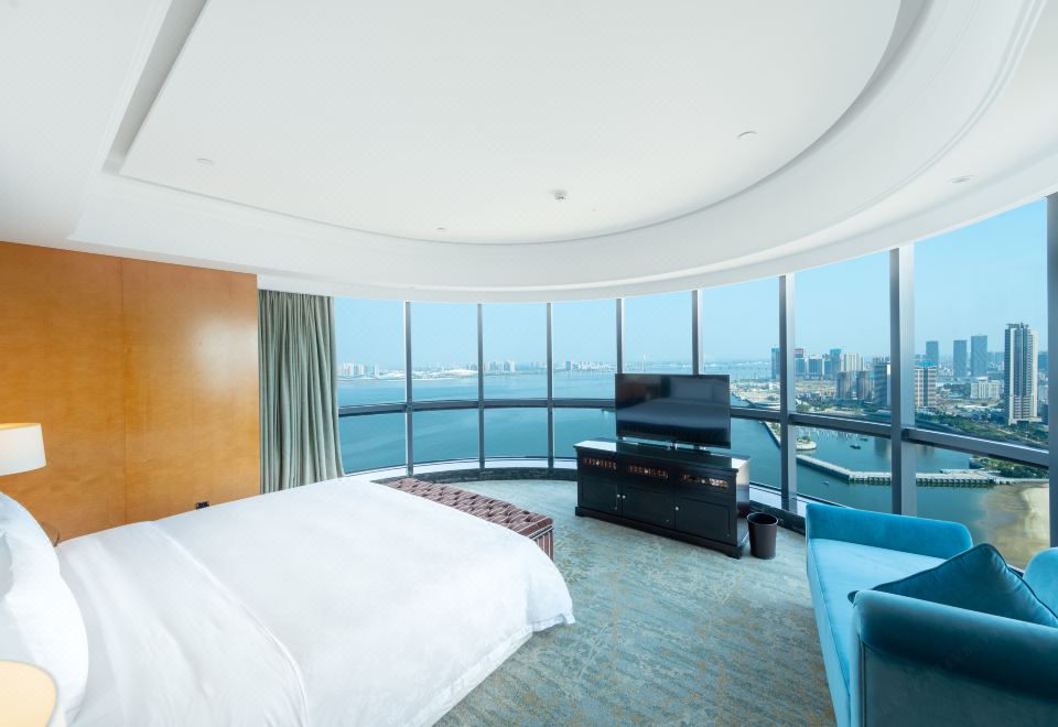 The Garden Hotel ZhanjiangExecutive Grand Seaview Suite