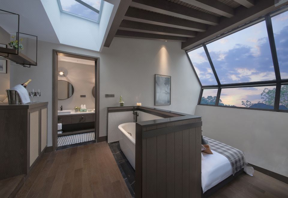 Hangzhou SENBO Nature Park and ResortStary Sky Suite