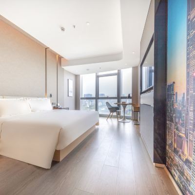 高級大床房-遠眺城景 深圳南山亞朵S酒店優惠