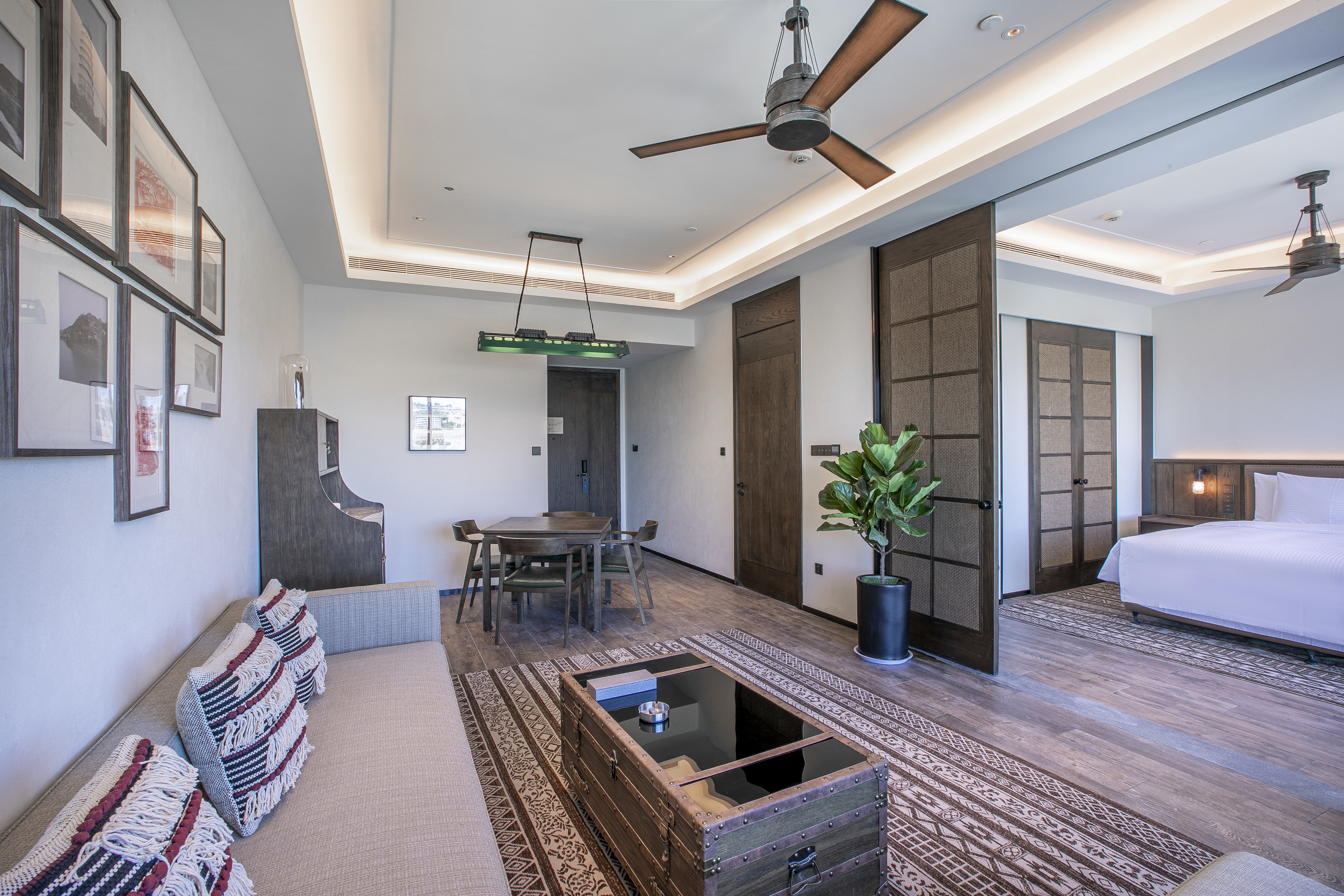 陕北风情湖景套房