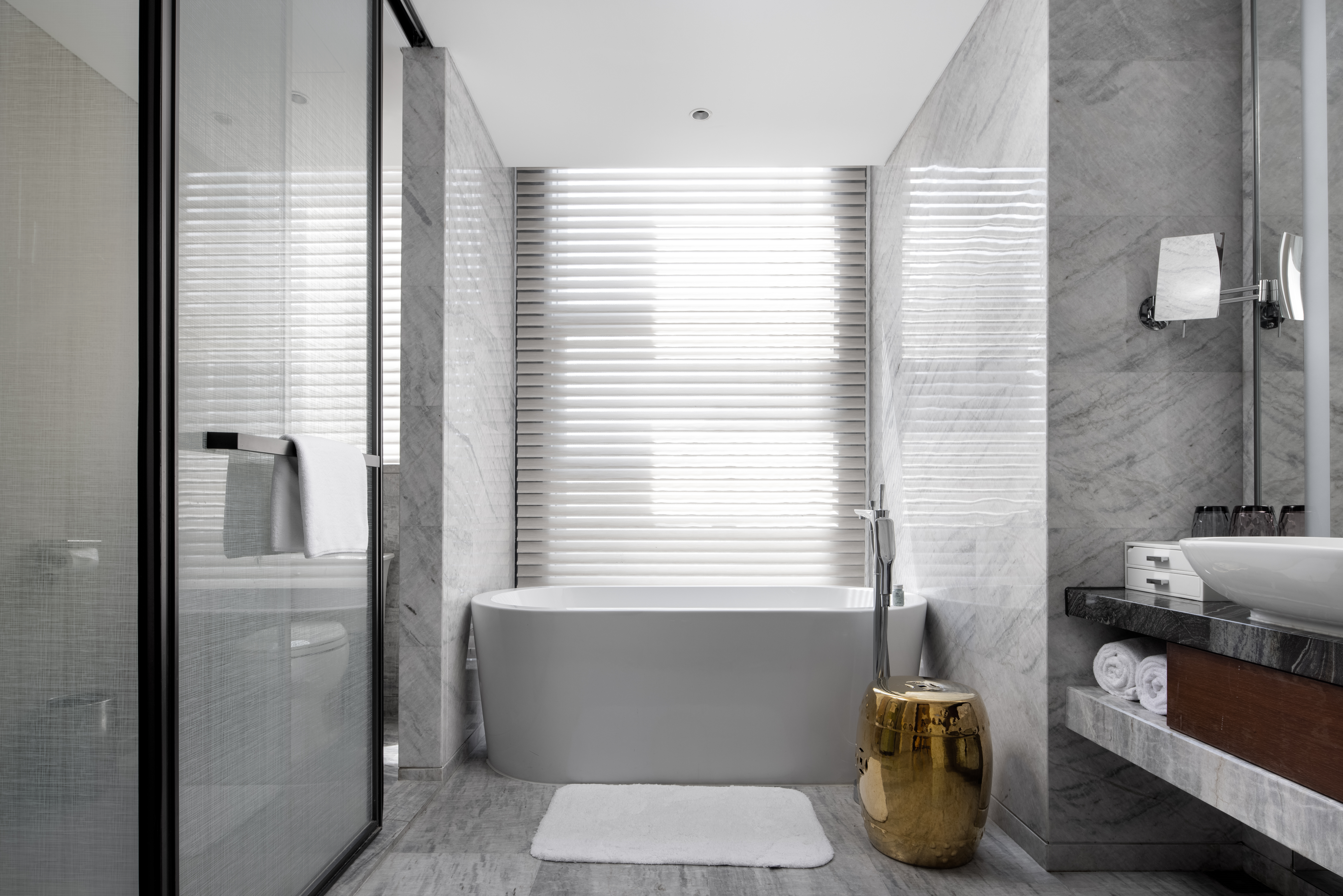 豪華大床房（180°景觀+舒適浴缸+助眠床墊）