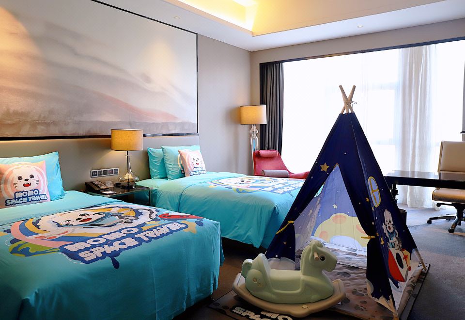 Wanda Realm WuhanMOMO Tiger Cub Family Theme Twin Room