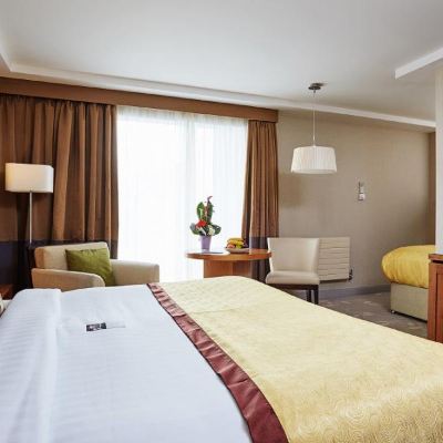 Deluxe Family Room The Kingsley Hotel Promo Code