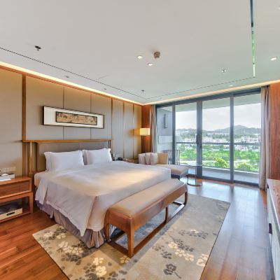 商務套房（一房一廳-落地窗帶獨立陽台） 深圳坪山格蘭雲天國際酒店優惠