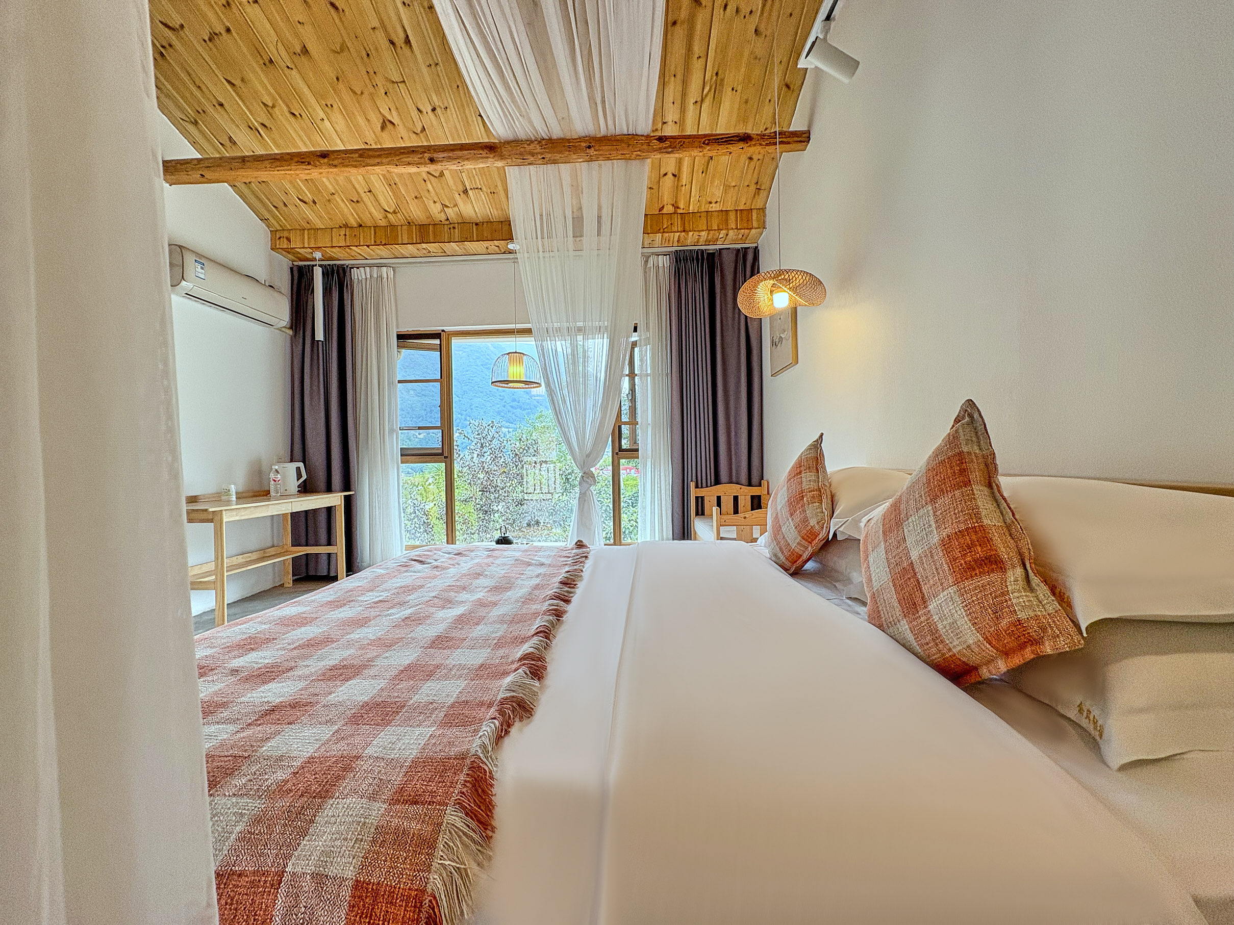 喜渡.观景大床房（近观磨子沟冰川+远眺雪山+品牌衞浴+乳胶床垫）