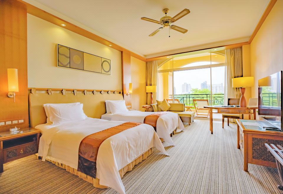 Hillview Golf Resort DongguanGolf Course-view Twin Room