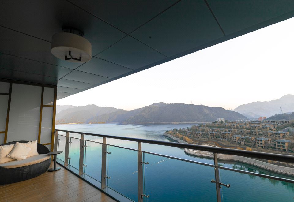 Crowne Plaza Hangzhou One Thousand Island Lake1 King 1 Bdrm Premier Club Suite Living  Area Lake View