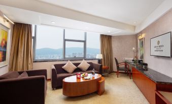 Grand Rezen Hotel Merryland Changshu