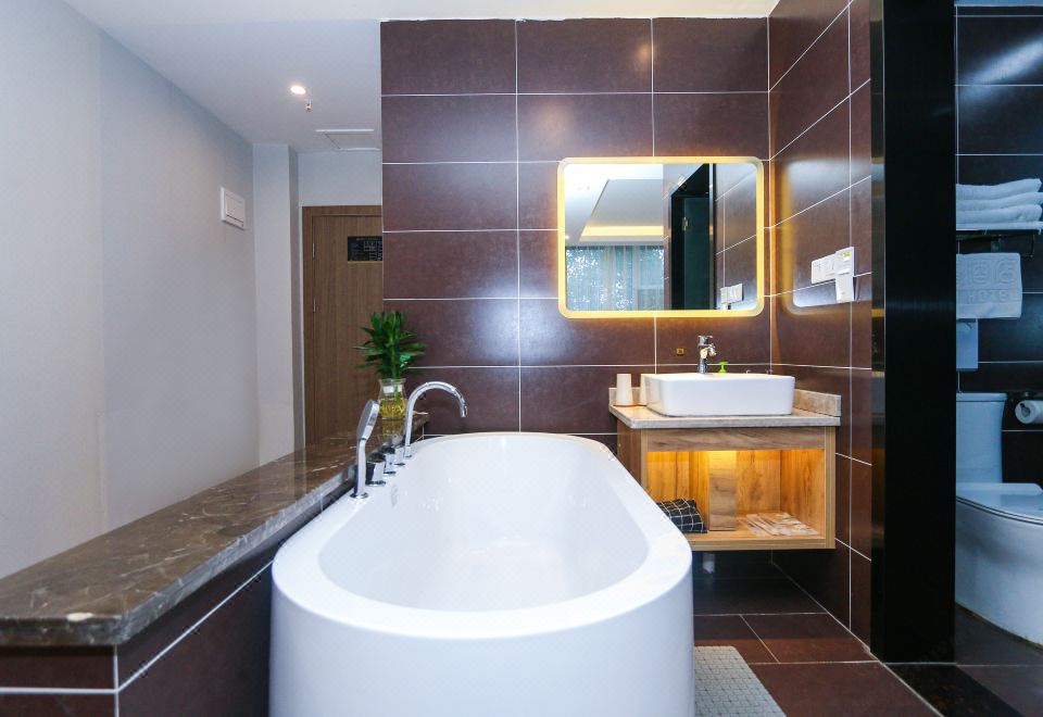 Elegant Room (Double Bed)