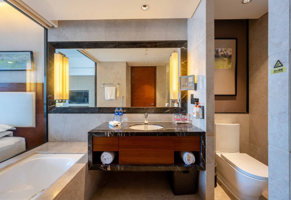 Crowne Plaza Wuxi TaihuCrowne Plaza Superior Room