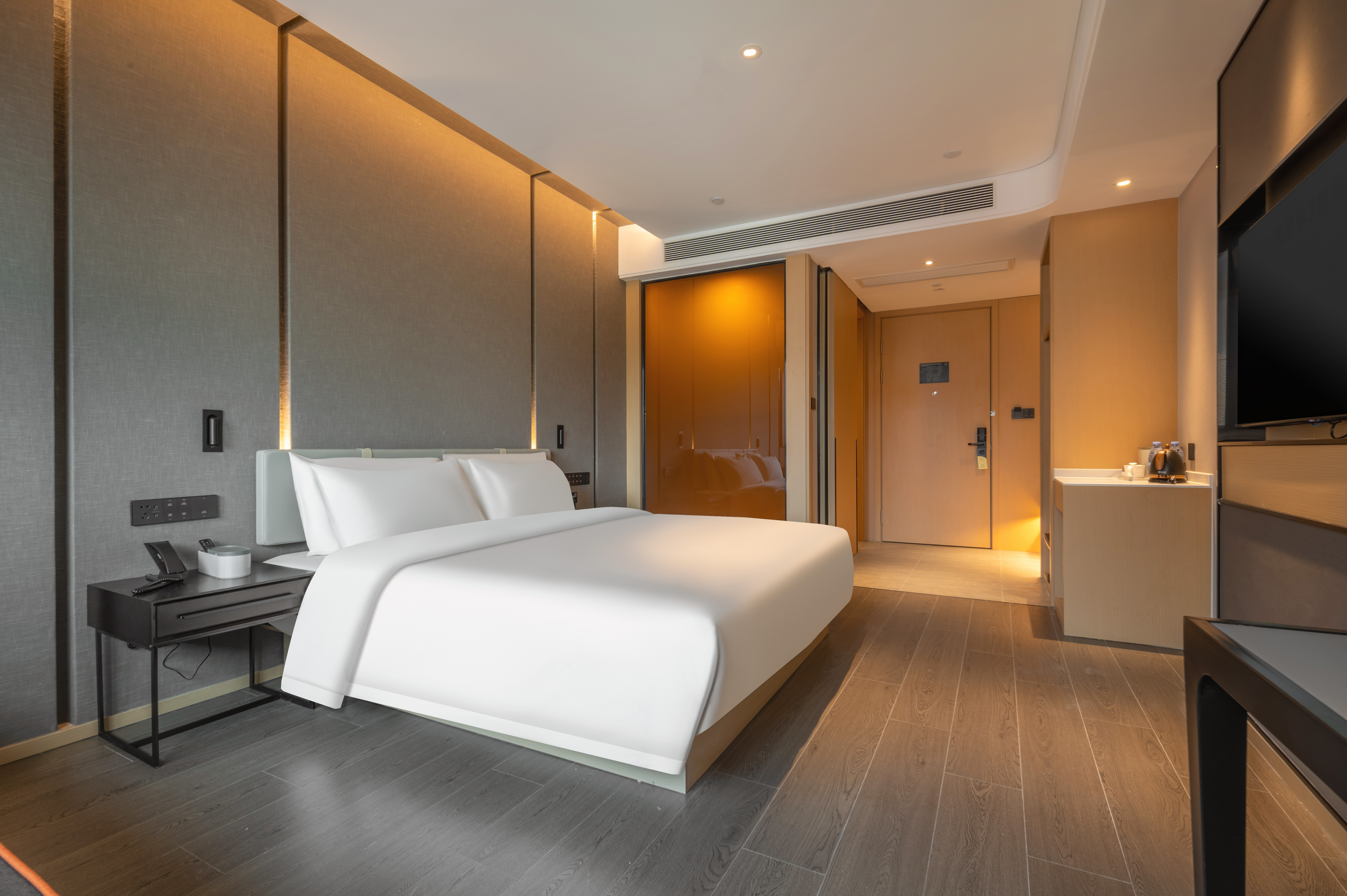 高級大床房（恒溫馬桶+手機投屏）