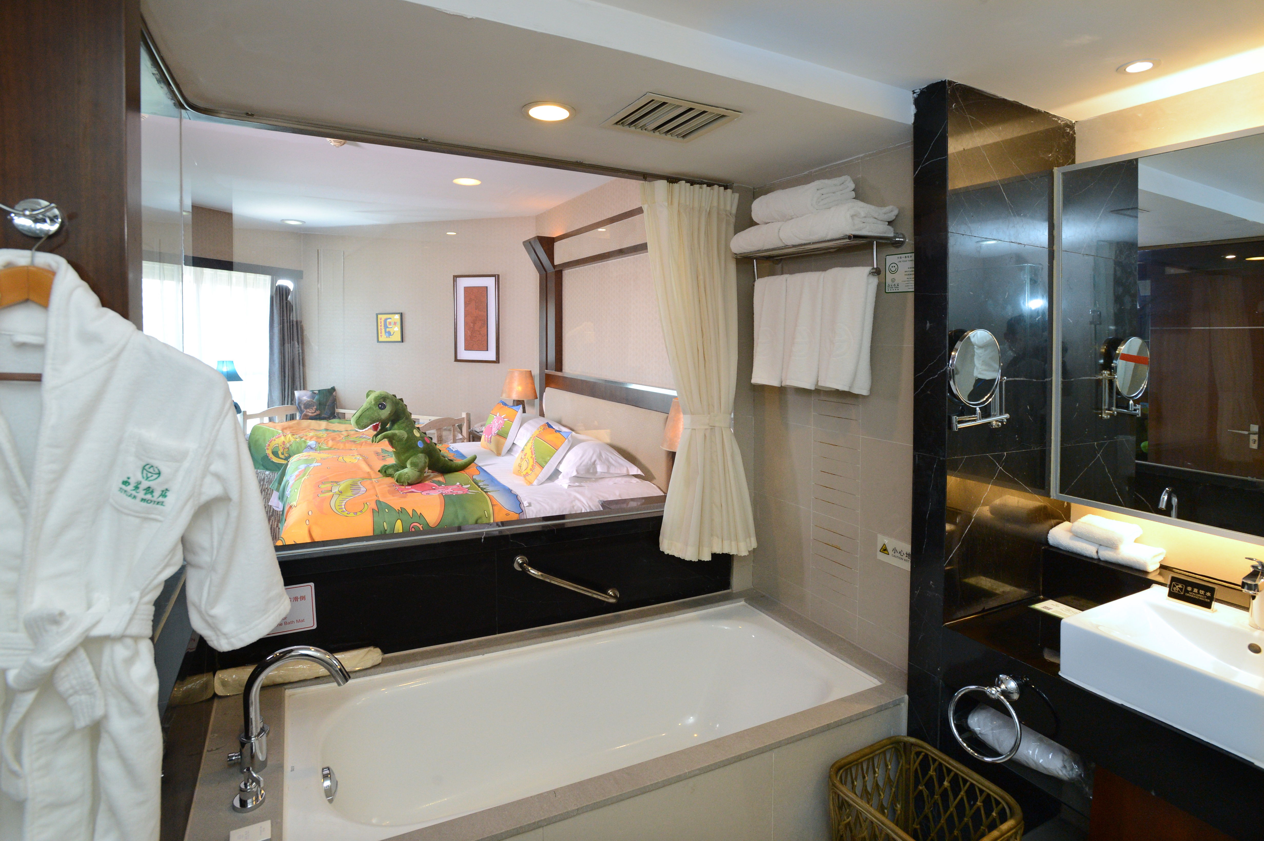 恐龙世界智享呼吸豪华大套房