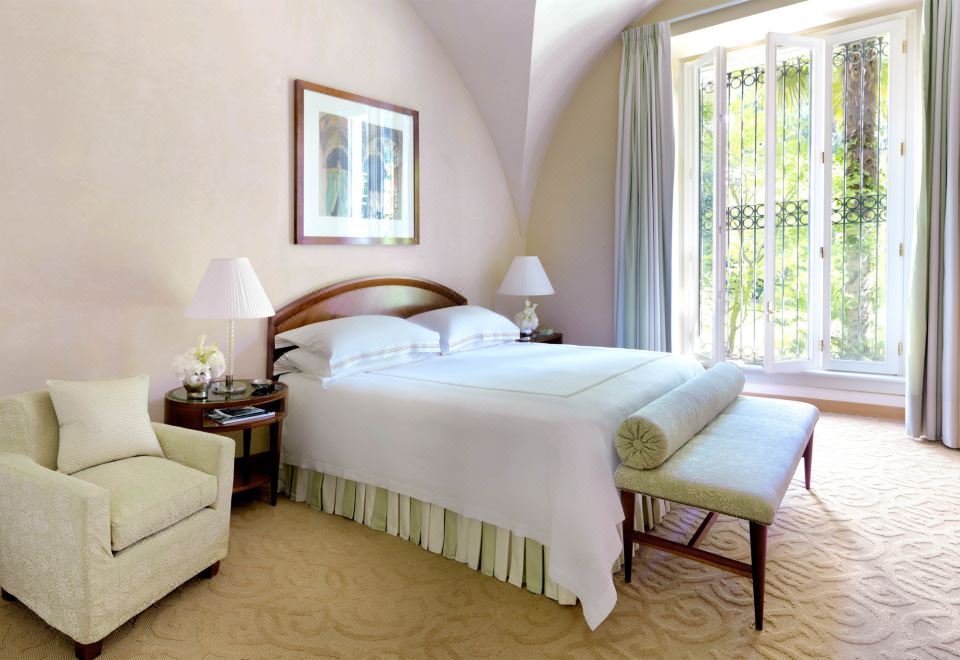 回廊单卧室特大床套房