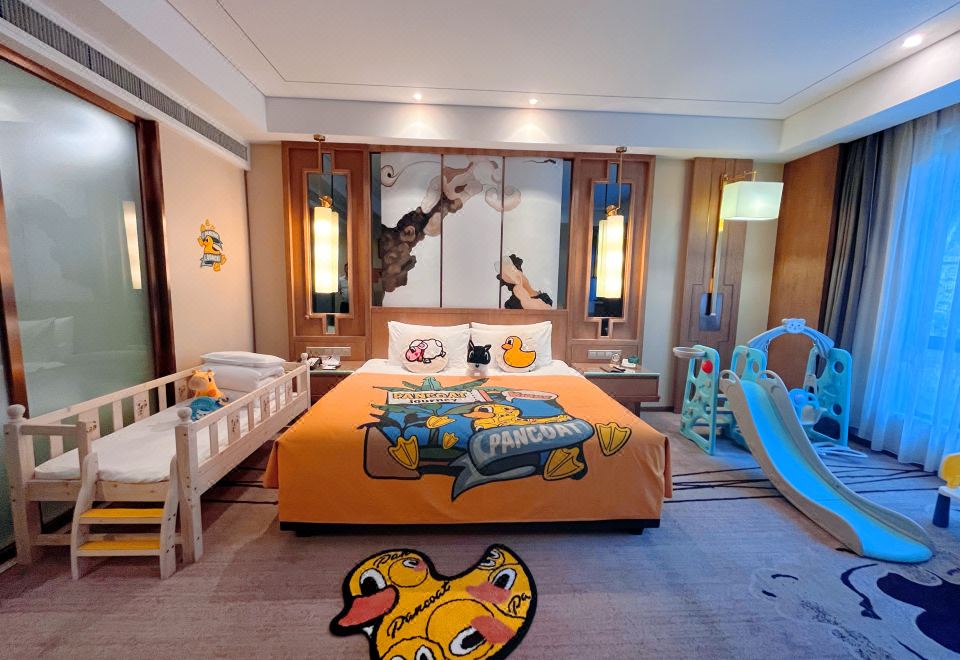 盼酷主題大床房