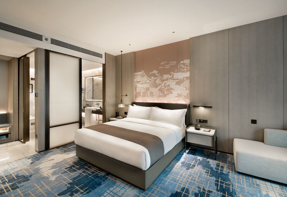 行政湖景大床房