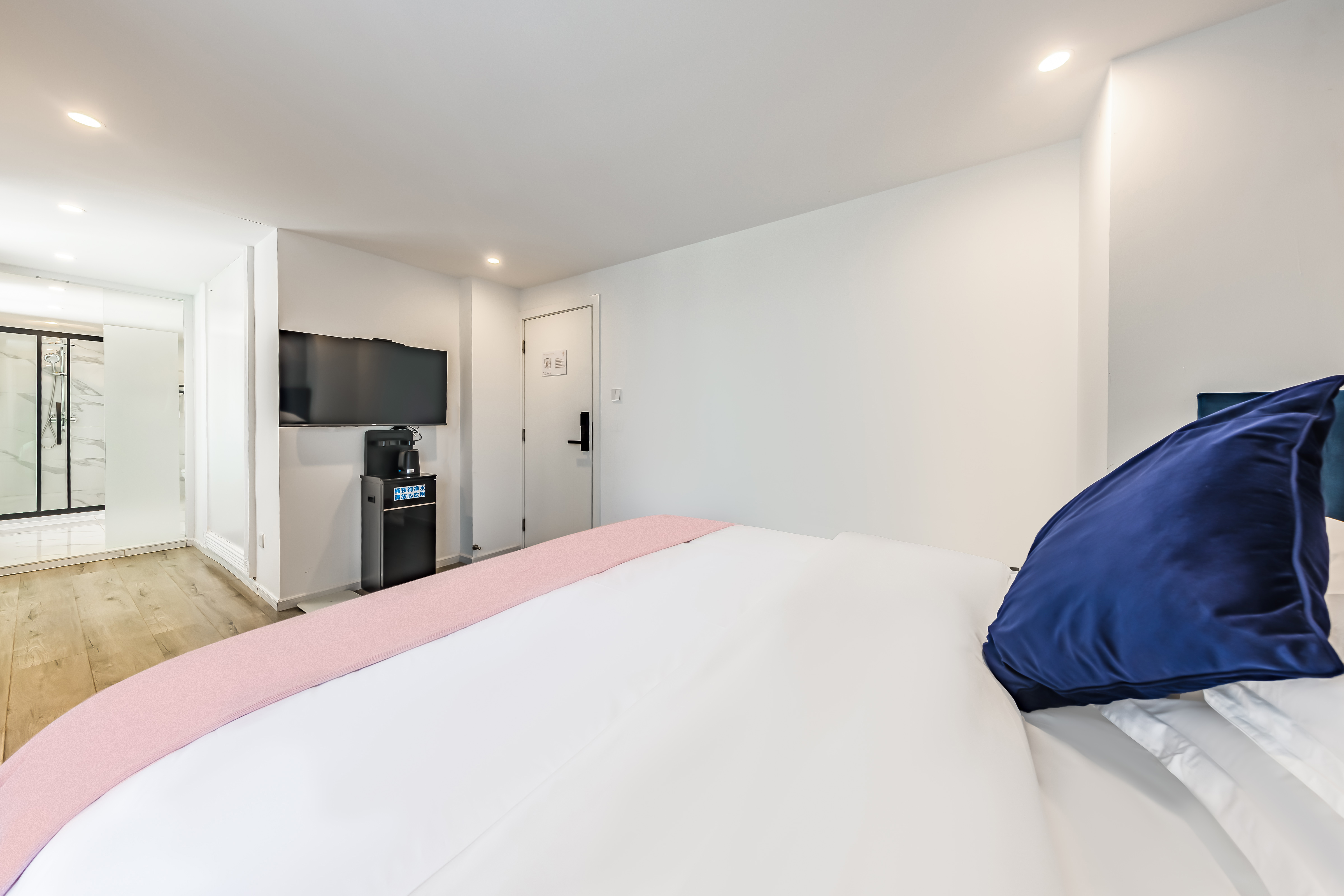 彩境·简约大床房（全景玻璃|恒温空间）